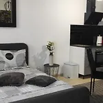 Studio Seasons Hotel *