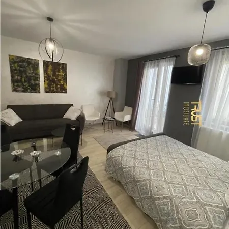 Studio Seasons * Brassó