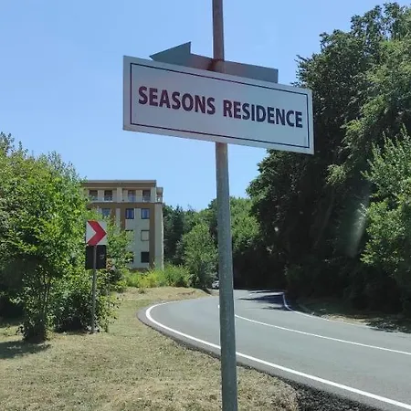 Studio Seasons Szálloda *