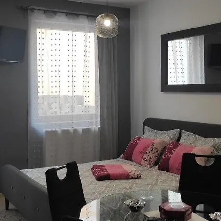 Szálloda Studio Seasons *